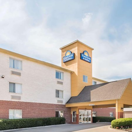 Days Inn & Suites By Wyndham Dallas Exteriér fotografie
